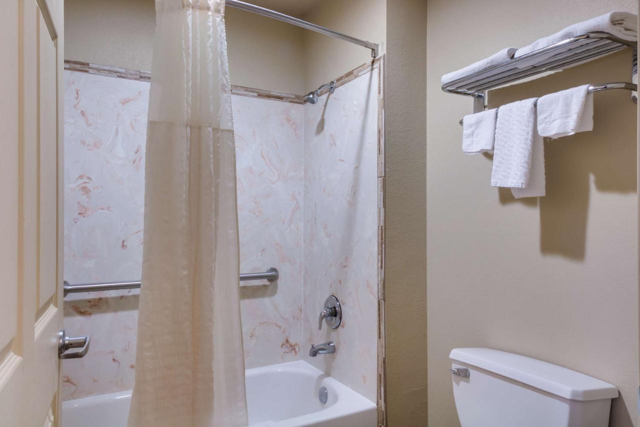 Motel 6 Floresville Экстерьер фото