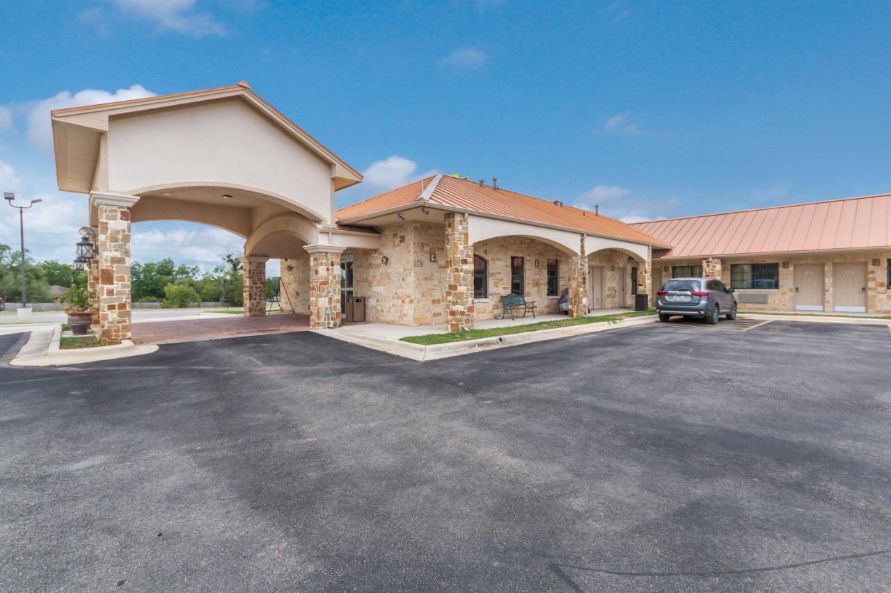 Motel 6 Floresville Экстерьер фото