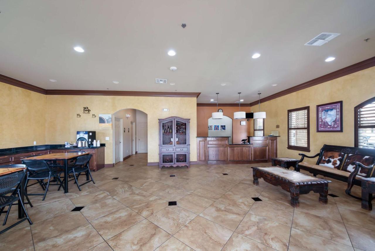 Motel 6 Floresville Экстерьер фото